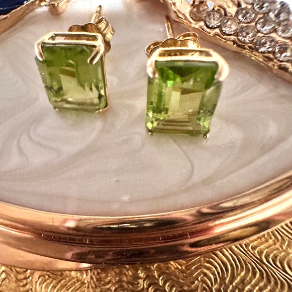 Jewelry - 2.14 ct 14K solid Gold Genuine brilliant Emerald cut Peridot studs